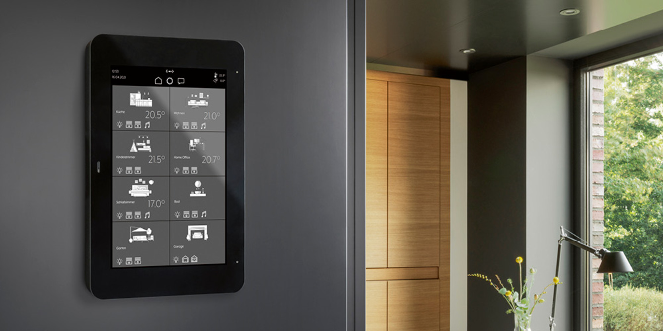 JUNG Smart Panel 8 bei Inprotec in Haßfurt